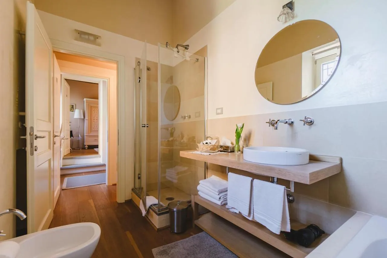 *** Bed & Breakfast Duchess Boutique De Charme Bed and Breakfast Firenze Italien